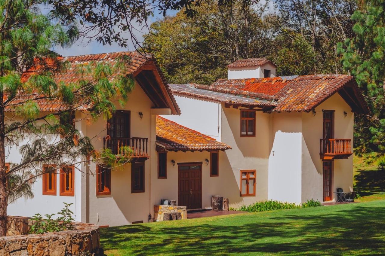 Cortijo La Casona & Bungalow Al Pie De La Montana ซานกริสโตบัล เด ลาสกาซาส ภายนอก รูปภาพ