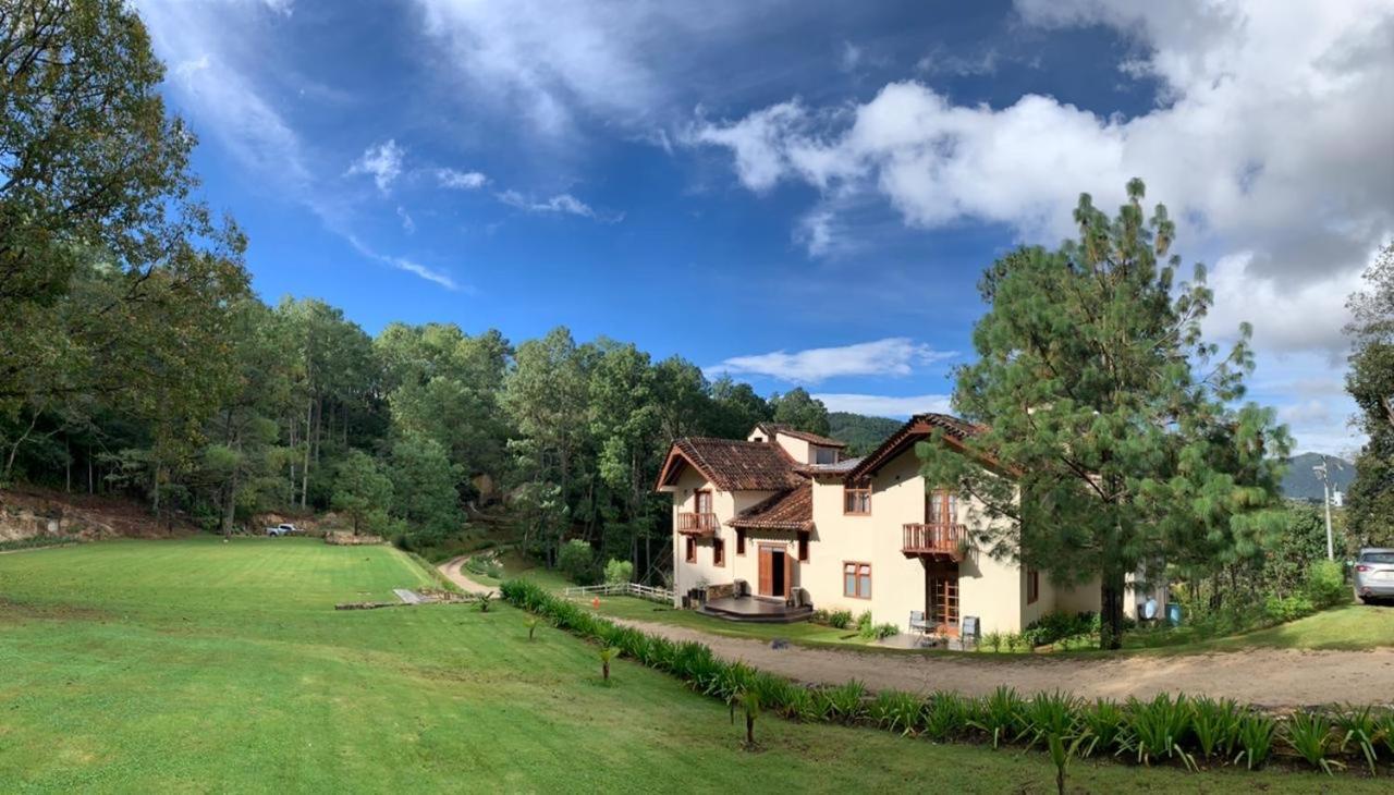 Cortijo La Casona & Bungalow Al Pie De La Montana ซานกริสโตบัล เด ลาสกาซาส ภายนอก รูปภาพ