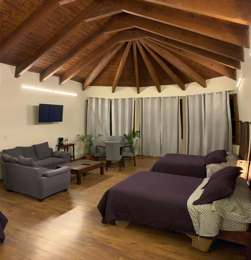 Cortijo La Casona & Bungalow Al Pie De La Montana ซานกริสโตบัล เด ลาสกาซาส ภายนอก รูปภาพ
